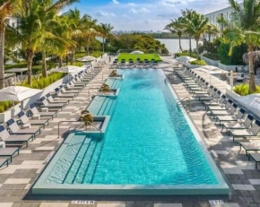 Luxury Getaway in Miami Sleeps 3 Getaway with Pool - Prime Location